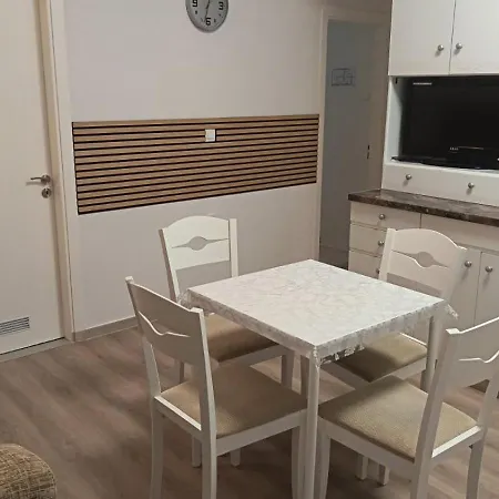 V & V Nea Kallikrateia