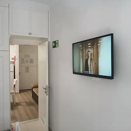 Apartament V & V *