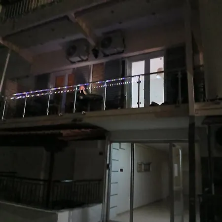 Apartament V & V